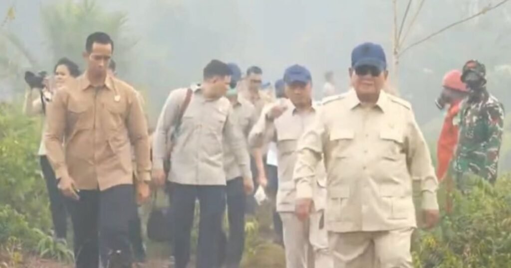17988-presiden-prabowo-subianto-tinjau-kebakaran-hutan