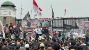 Andre-Rosiade-saat-memberikan-penjelasan-terkait-hasil-audiensi-RUU-Perampasan-Aset
