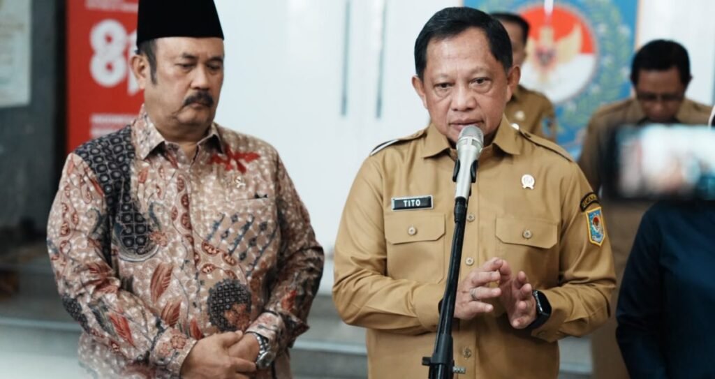 Kejar-Keluar-dari-Middle-Income-Trap-Mendagri-Dorong-Pertumbuhan-Ekonomi-Tinggi-1210x642