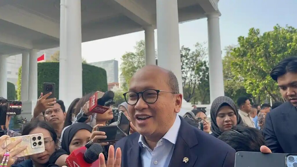 CEO-Danantara-Rosan-Roeslani-di-Istana-Kepresidenan-432