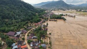 Kerusakan-di-Tapanuli-Tengah-Akibat-Banjir-dan-Longsor_20251205_053139
