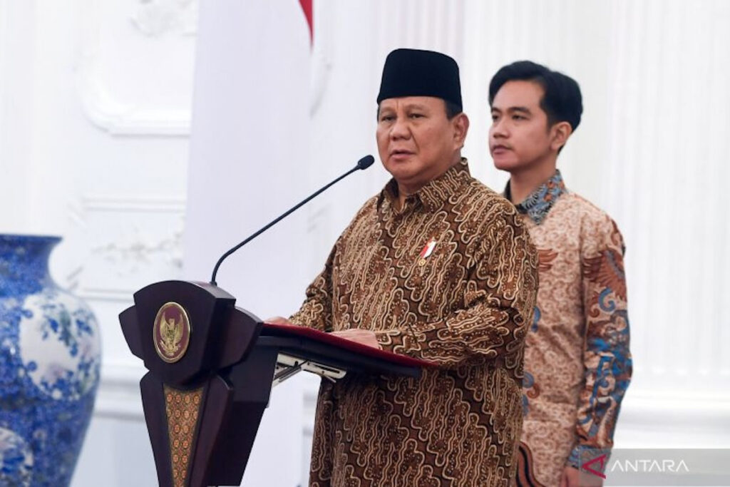 presiden-prabowo-subianto-kiri-didampingi-wapres-gibran-raka-zjhj