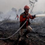 ratusan-titik-panas-terdeteksi-karhutla-ancam-sejumlah-wilayah-kalbar-1785728076376_169